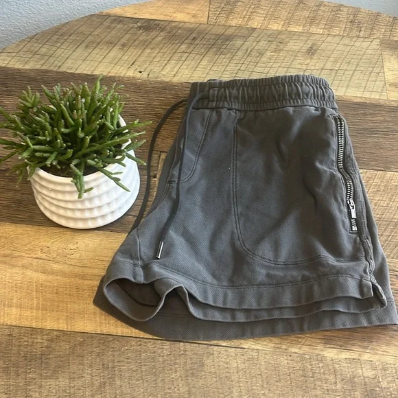 Athleta Faralon shorts - Picture 6 of 6
